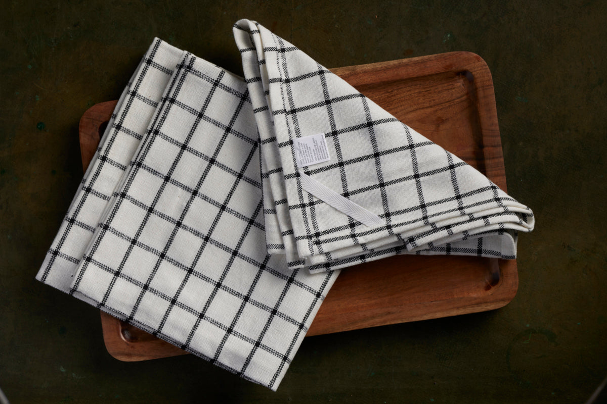 Kitchen Towel With Wooden Tray - 100 % Cotton Checks - Ivory / Black